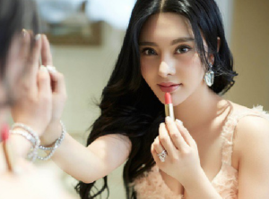 Nhận biết vợ ngoại tình thông qua thay đổi đời sống xã hội của vợ
