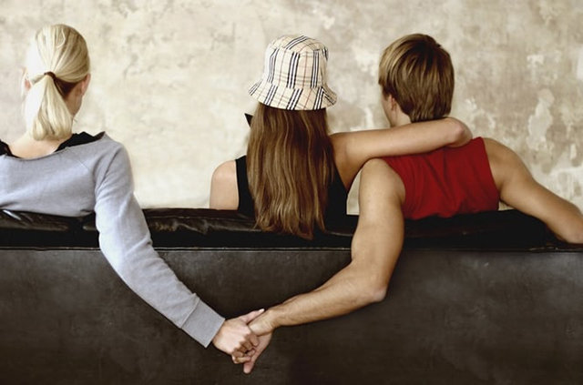 Mơ người yêu ngoại tình với bạn thân