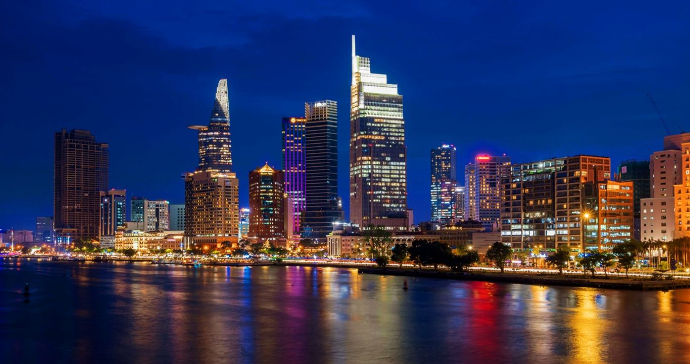 Ho_Chi_Minh_City_Skyline_at_Night (2)
